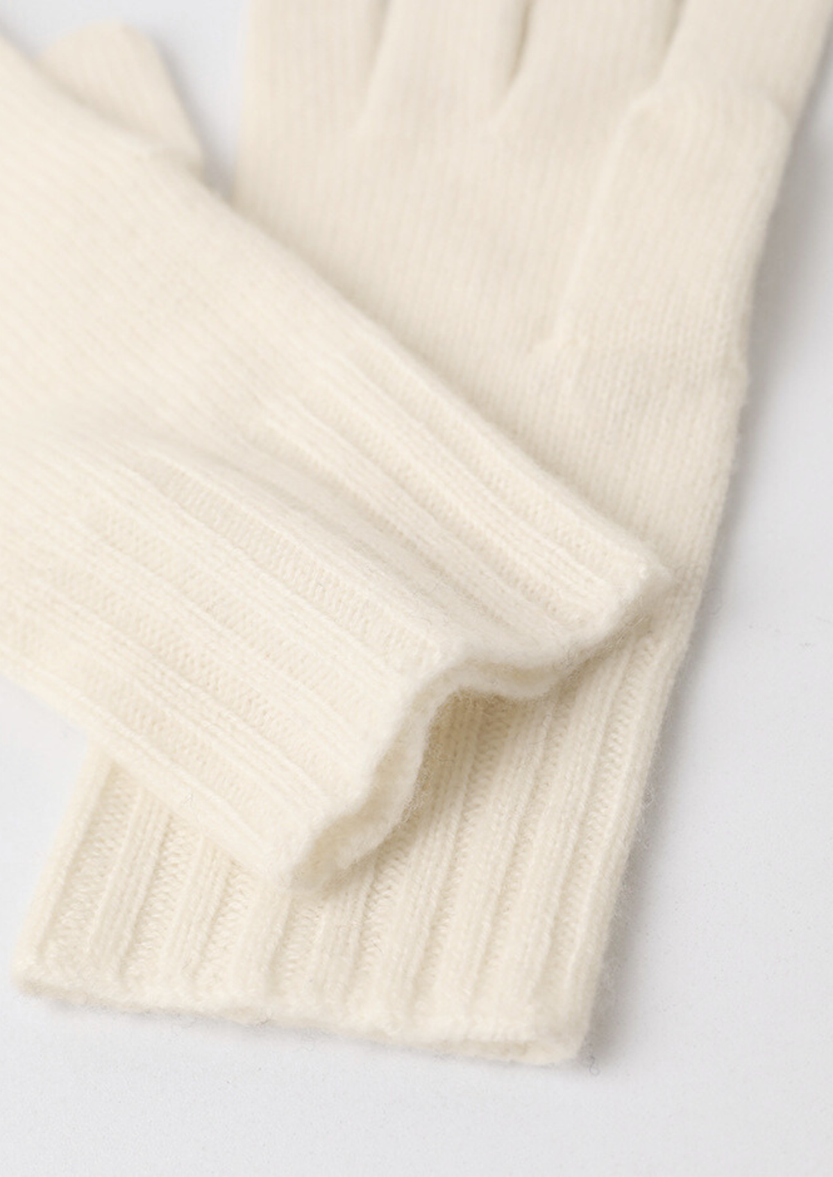 Women's Winter Essentials Set | Soft, Warm Knit for Luxurious Comfort 2