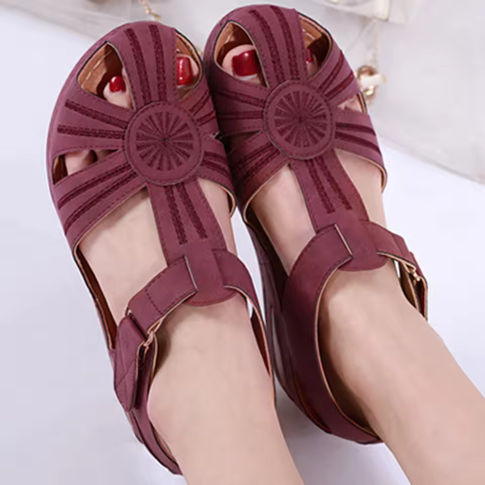 Adjustable Closed-Heel Sandals for Women - Ideal for Everyday Wear