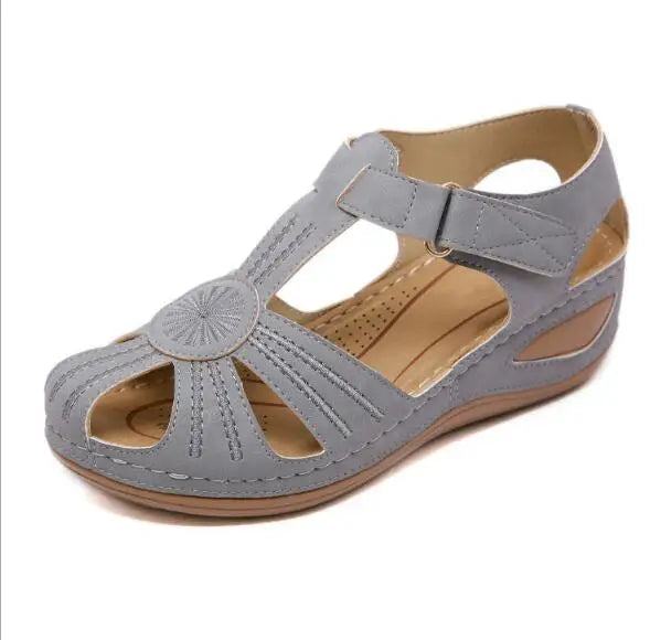 Adjustable Closed-Heel Sandals for Women - Ideal for Everyday Wear