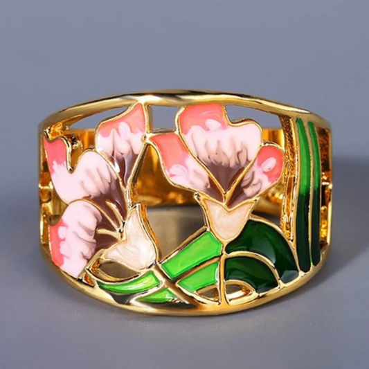 Charming Vintage Floral Gold Enamel Ring for Any Occasion