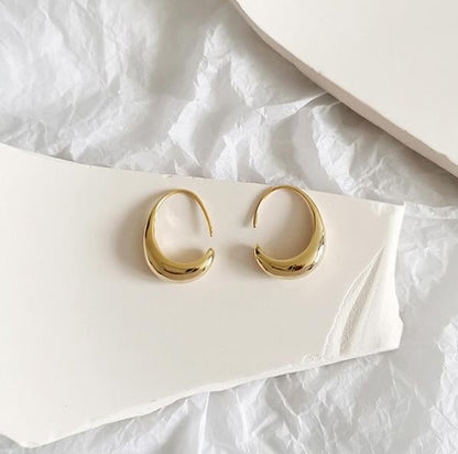 Chic Gold Hoop Earrings for Daily Wear