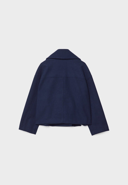 Chic Women's Short Coat - Stylish Wide Lapels & Button Front for Every Occasion