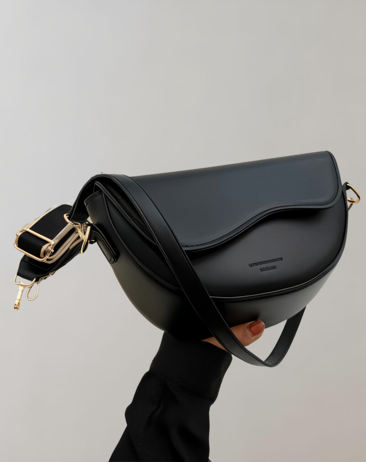 Women's Crossbody Bag | Adjustable Strap & Secure Closure 2