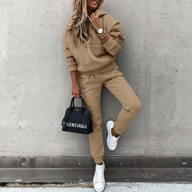 Cozy Hoodie and Jogger Set for Women – Effortless Style & Comfort 2