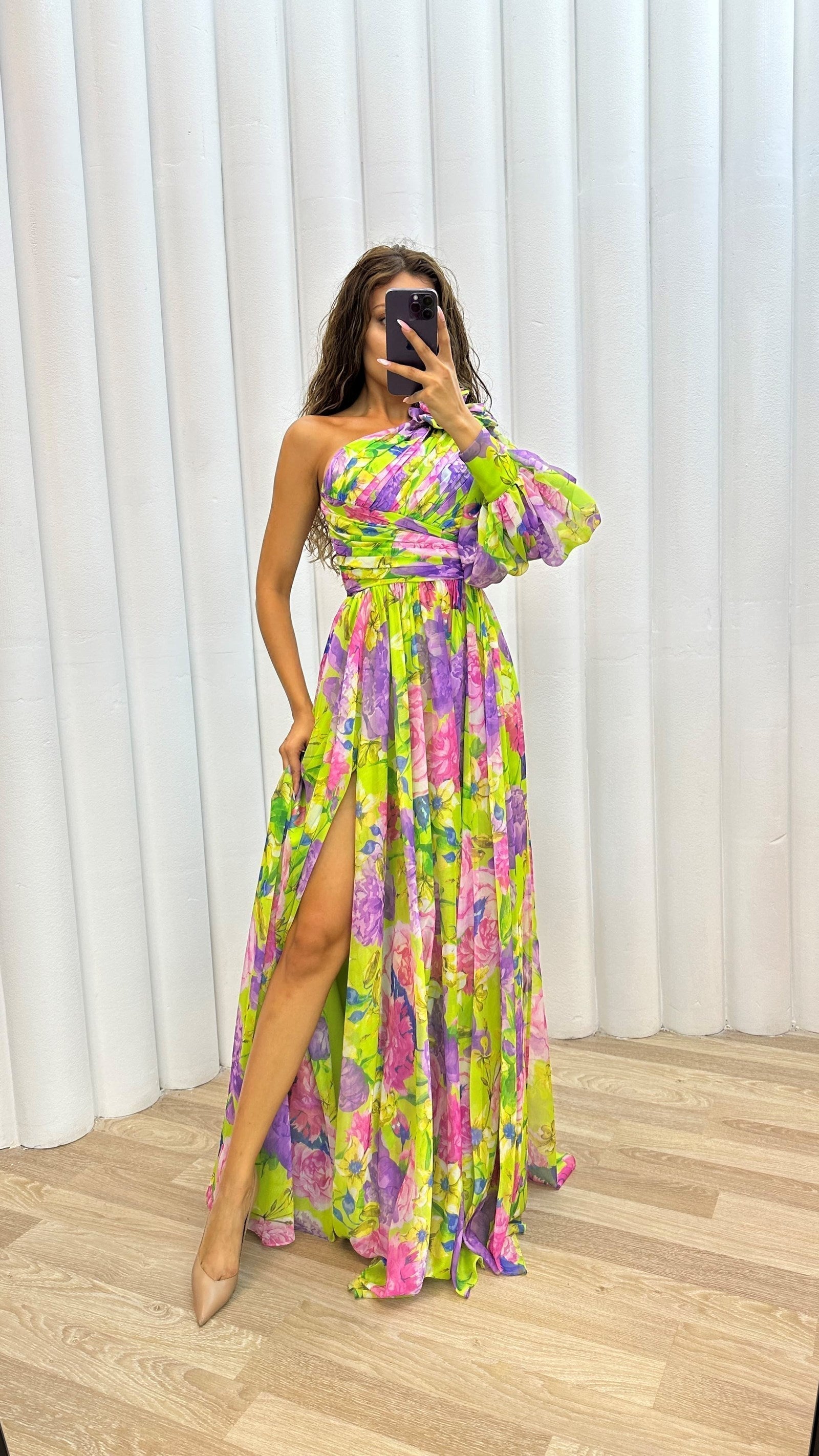 Elegant Flowy Shoulder Dress for Summer Events - Selvina 3