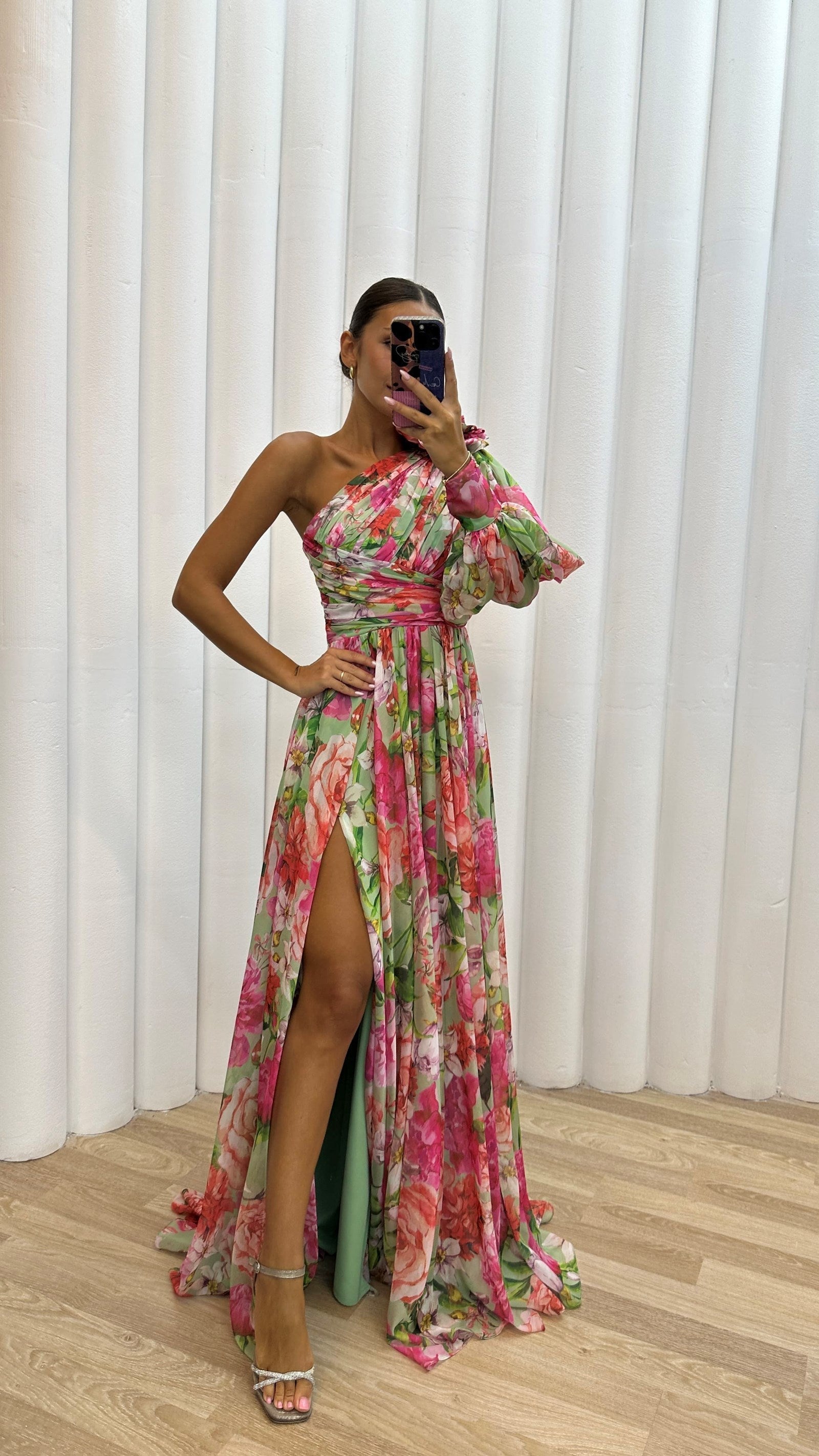 Elegant Flowy Shoulder Dress for Summer Events - Selvina 4
