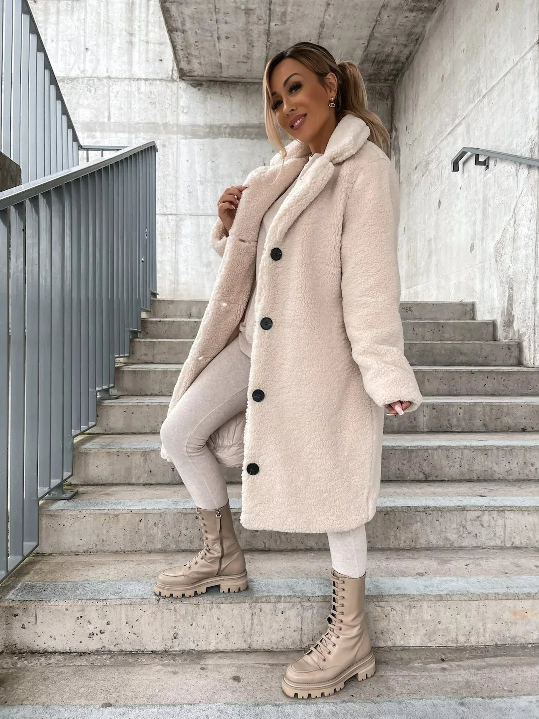 Emma - Soft Velvet Trench Coat for All Occasions
