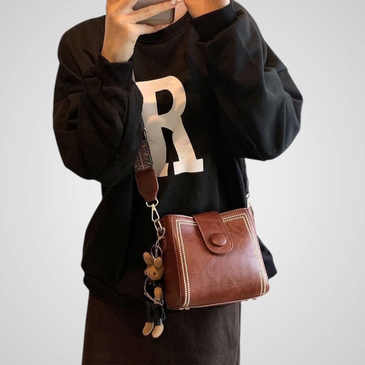 Women's Retro Shoulder Bag | Adjustable Strap & Spacious Design 4