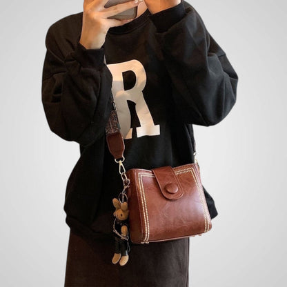 Women's Retro Shoulder Bag | Adjustable Strap & Spacious Design 4