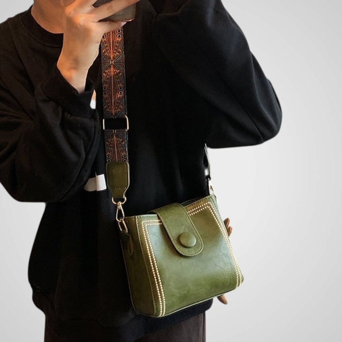 Women's Retro Shoulder Bag | Adjustable Strap & Spacious Design 6