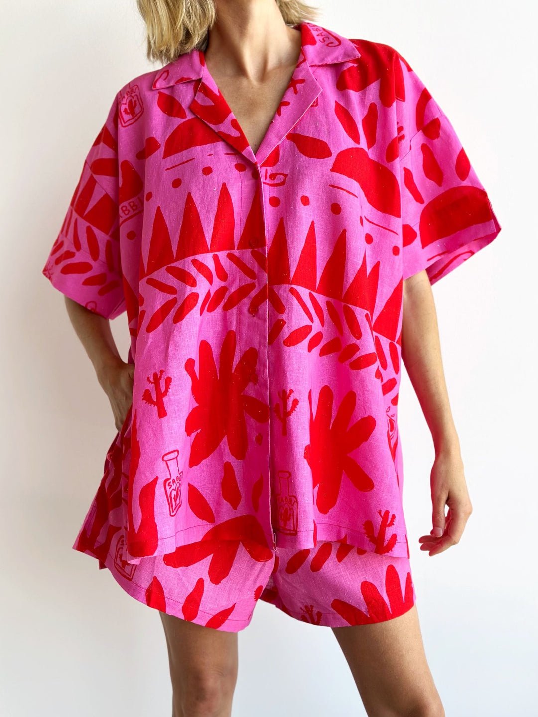 Chic Castro Summer Ensemble for Stylish Occasions