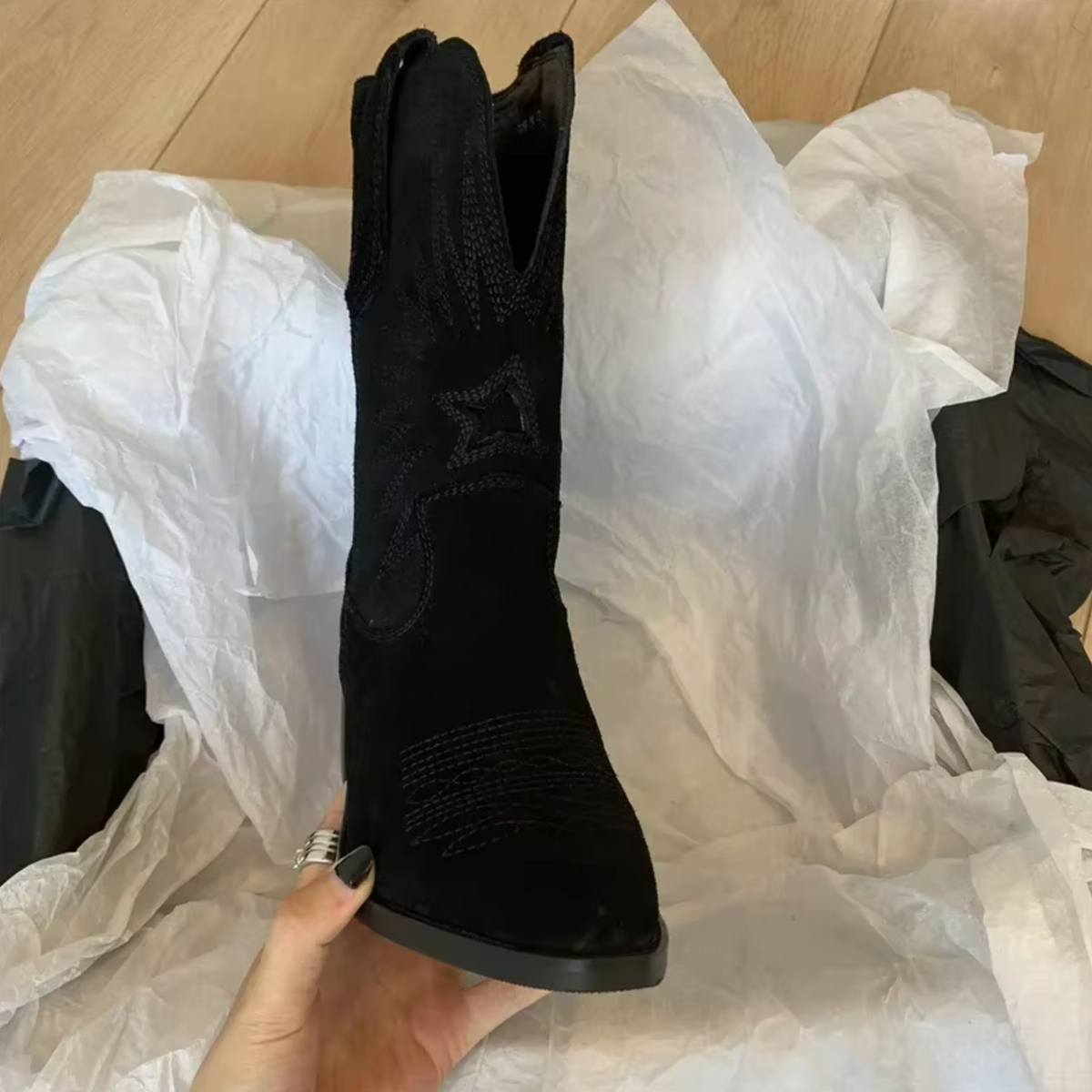 Laurie - Stylish Western Cowboy Boots for All Occasions