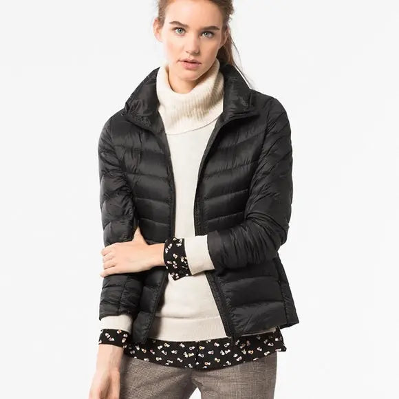 Lightweight Down Jacket for Women– Urban Style & Comfort 1