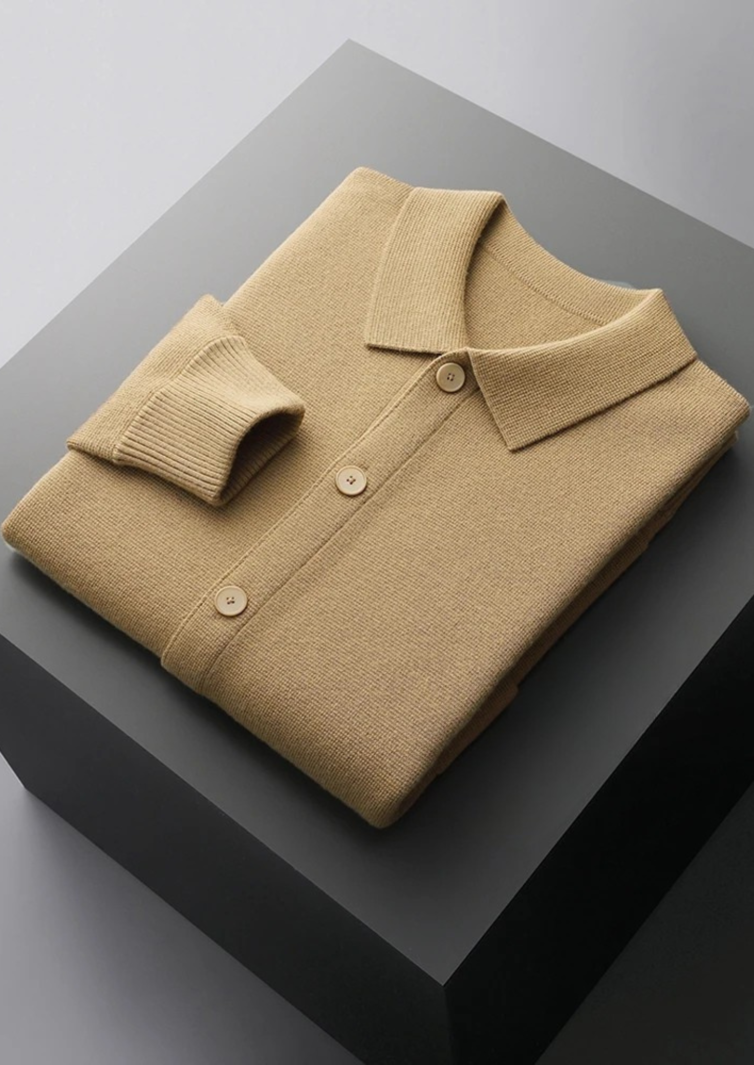 Men's Button-Up Cardigan with Patch Pockets for Stylish Layering