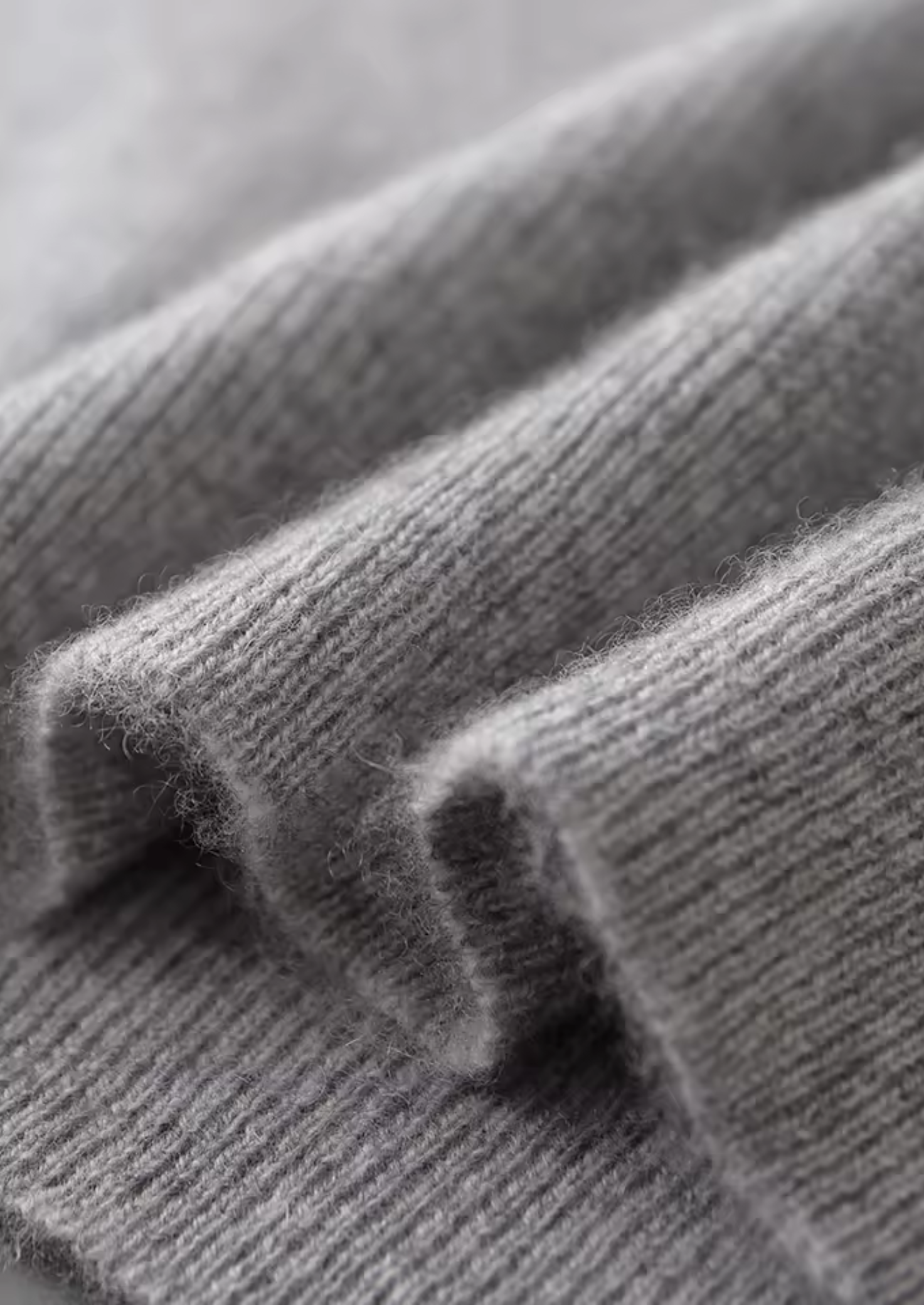 Men’s Crew Neck Vest - Sleek Sleeveless Style for Any Occasion