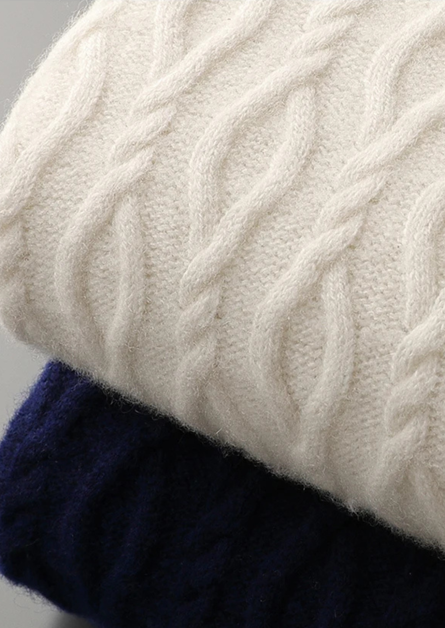 Men's Striped Trim Crew Neck Sweater for All Occasions