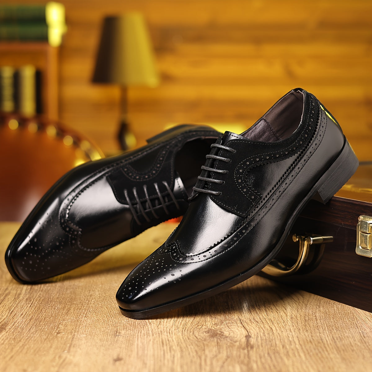 Men’s Two-Tone Brogue Oxford Shoes – Wingtip Style for Dressy Occasions