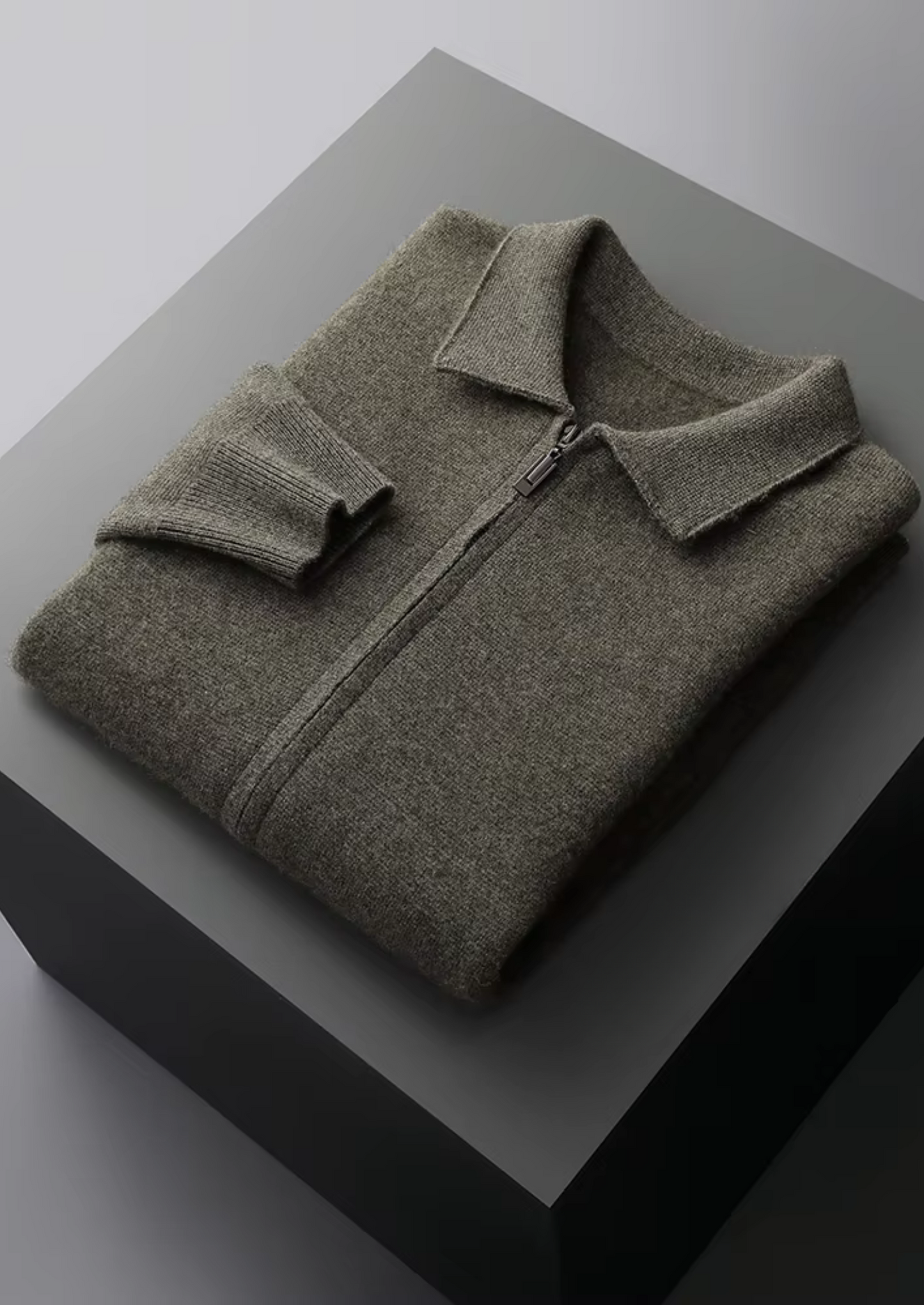 Men's Zip-Up Cardigan Sweater – Stylish Layer for Year-Round Wear
