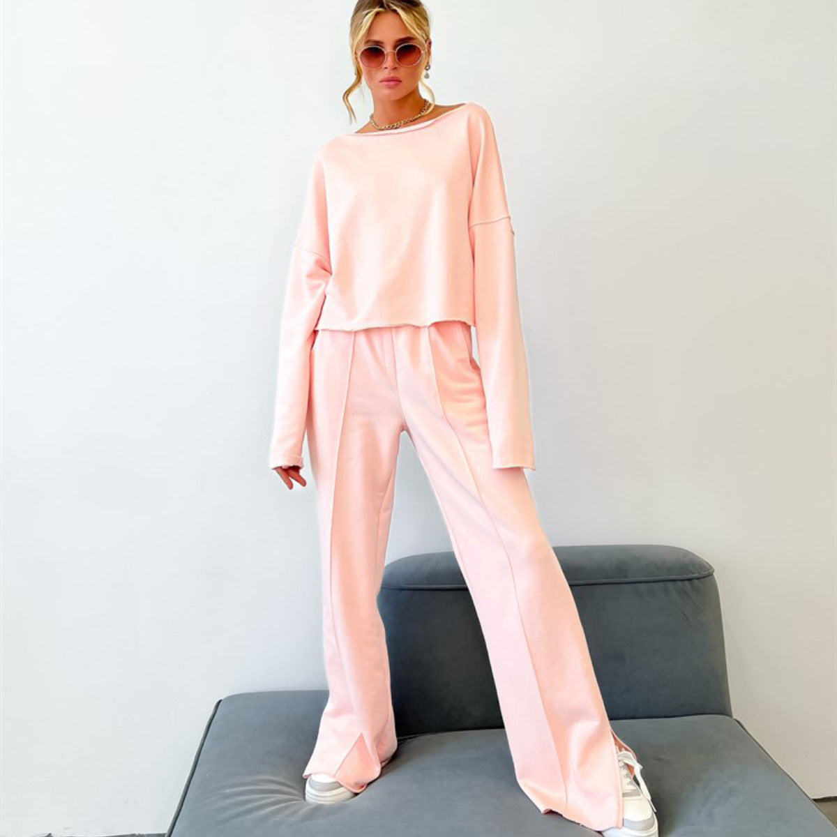 Women's Cropped Sweatshirt Set | Relaxed Fit & Loose Sweatpants 3