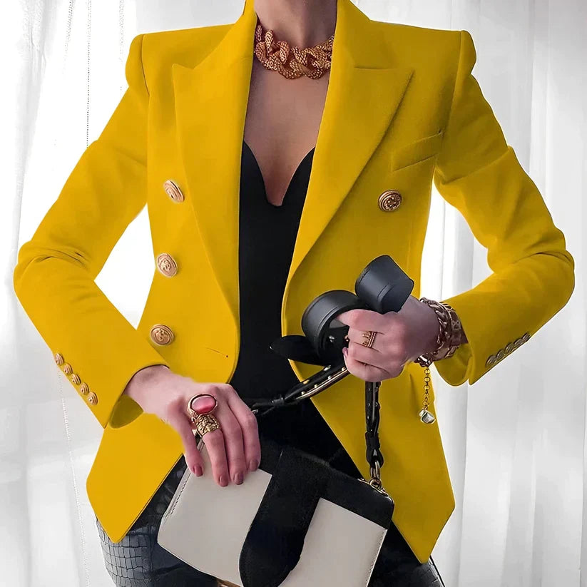 Old School-Inspired Women’s Blazer Classic Tailoring with a Contemporary Twist 4