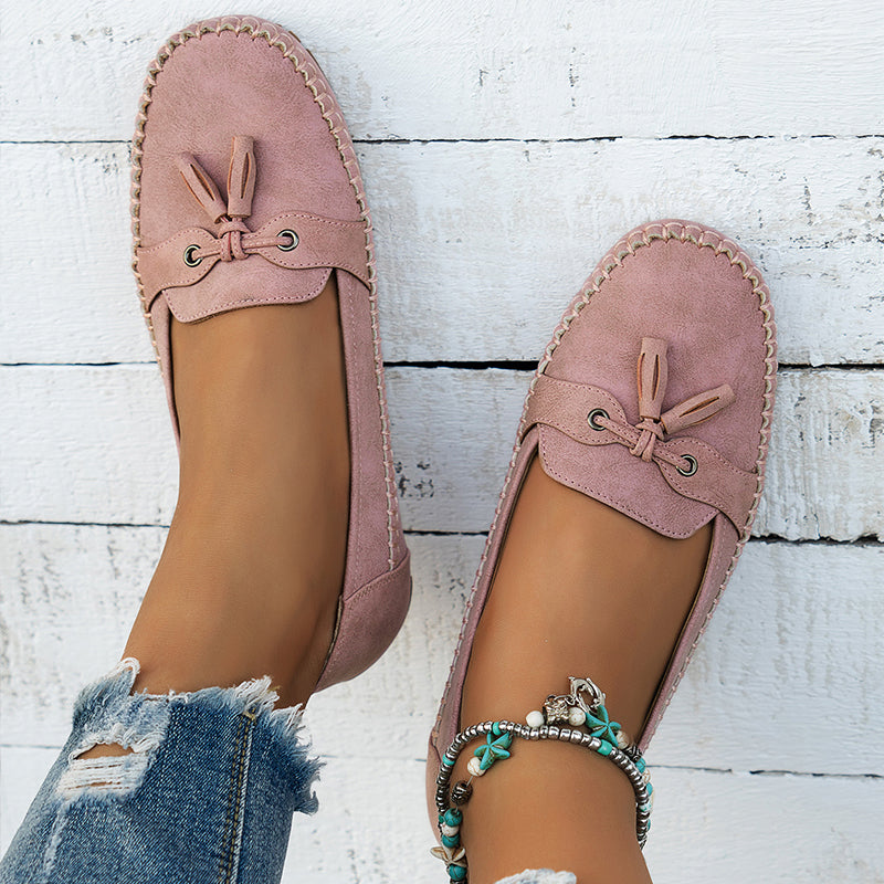 Reagan – Chic Bow Loafers for Any Occasion