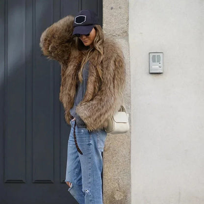 Women's Plush Fur Jacket | Warm & Weatherproof 1