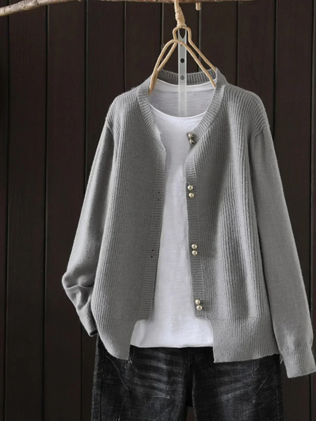Women's Cardigan | Relaxed Fit & Seasonal Comfort 1