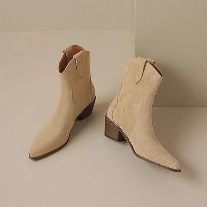 Sadie - Chic Western Ankle Boots for Every Occasion