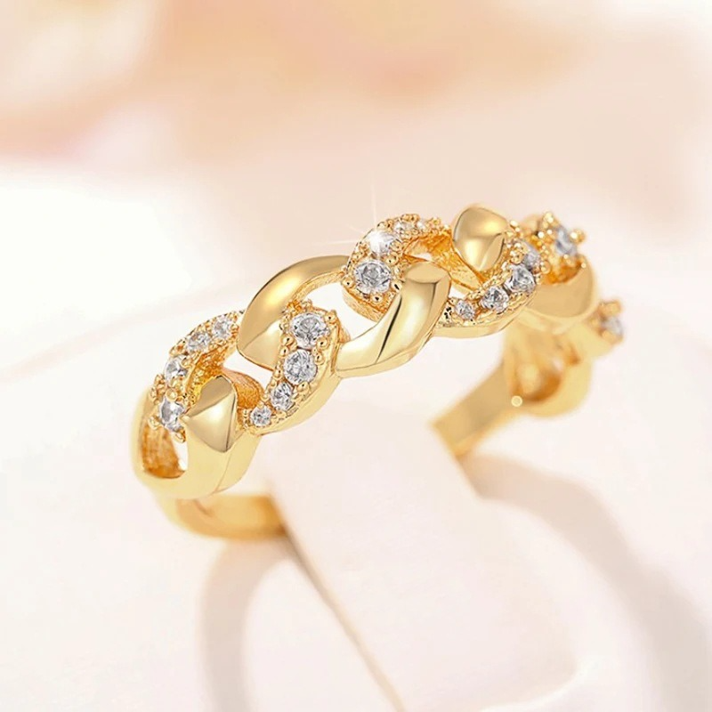 Stunning Gold Chain Ring for Formal & Everyday Wear