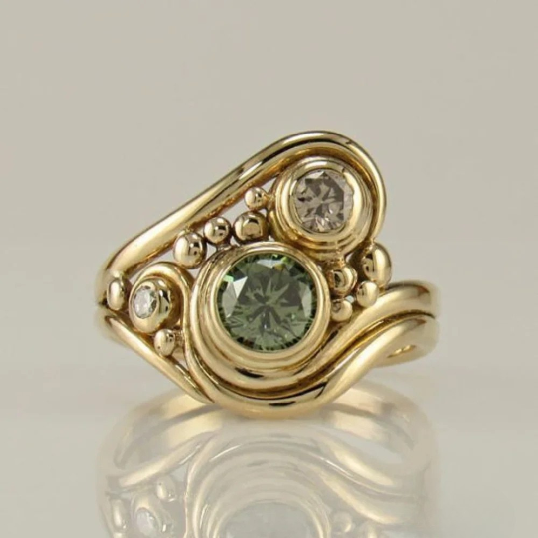 Stunning Green Zirconia Gold Band for Special Occasions
