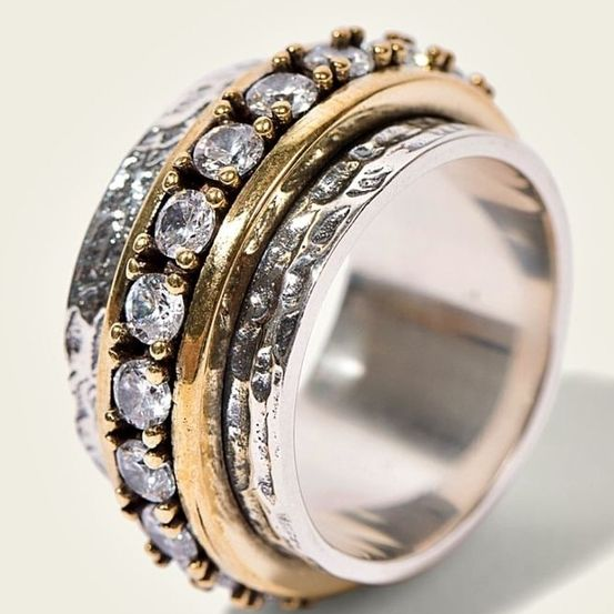 Stunning Zirconia Stone Ring for Special Occasions