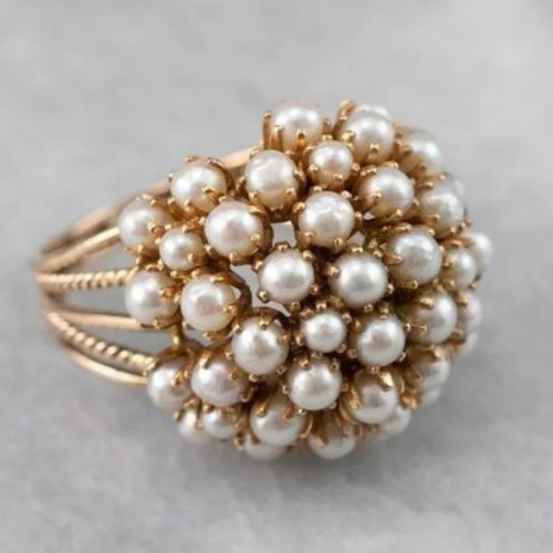Pearl-Accented Ring for Stylish Occasions