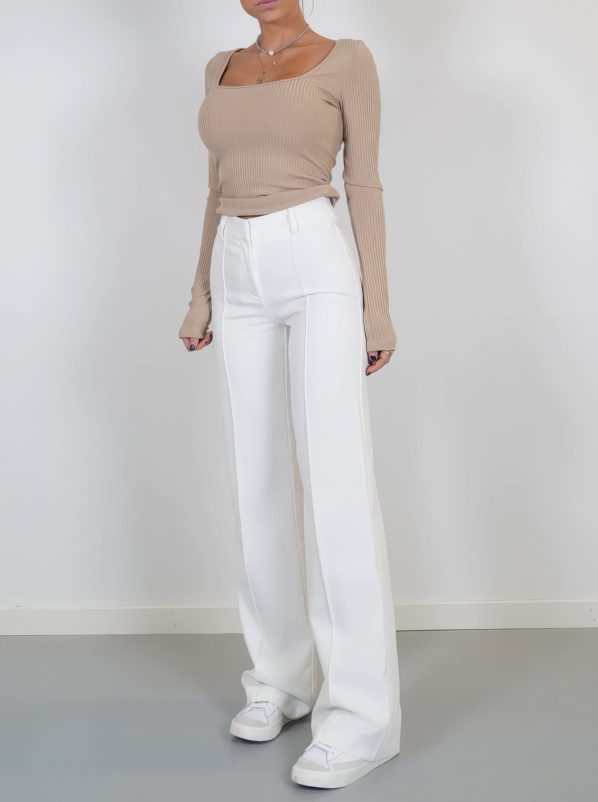 Women’s High-Waisted Straight Leg Trousers – Chic Centre Crease Design