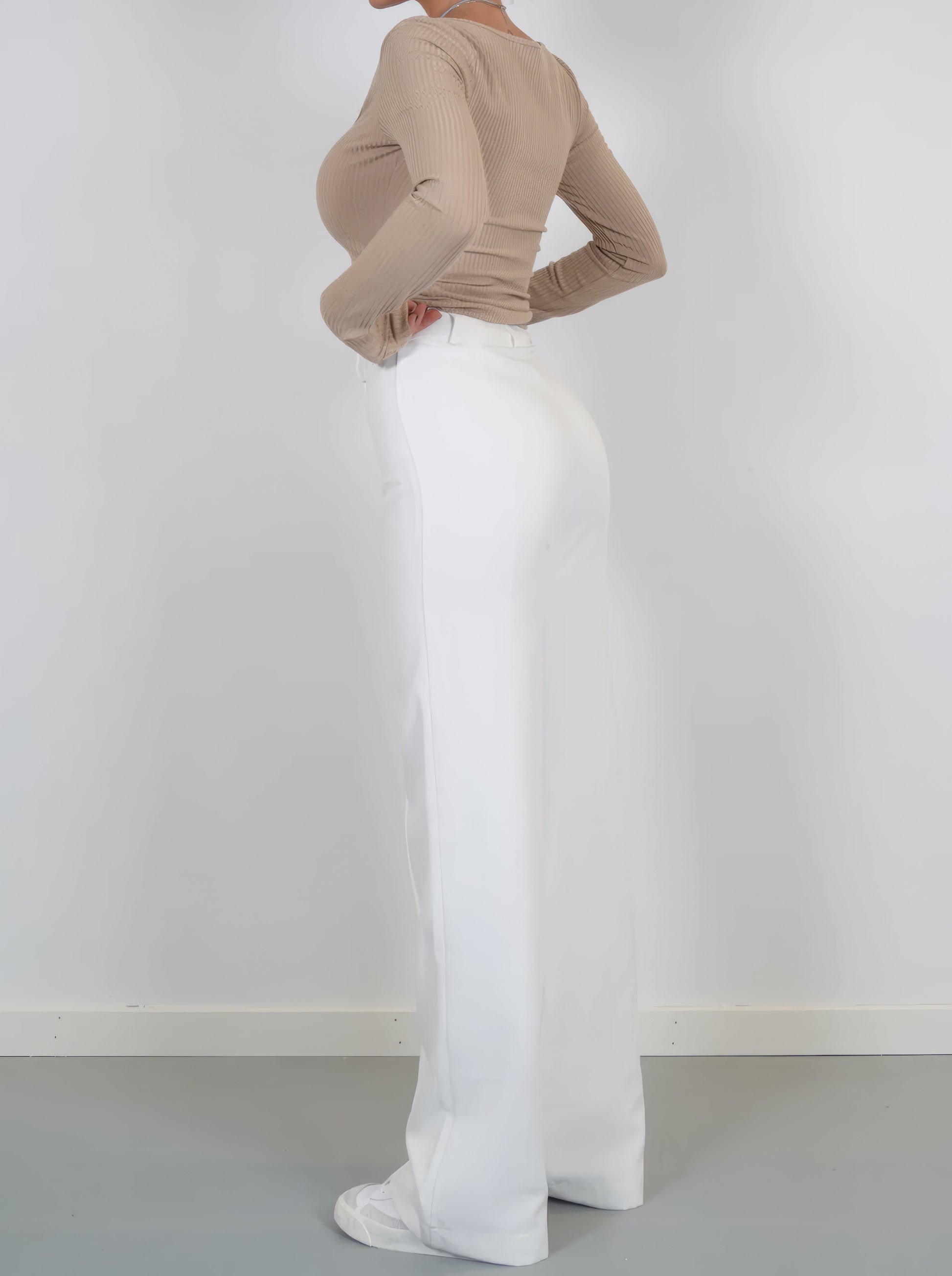 Women’s High-Waisted Straight Leg Trousers – Chic Centre Crease Design