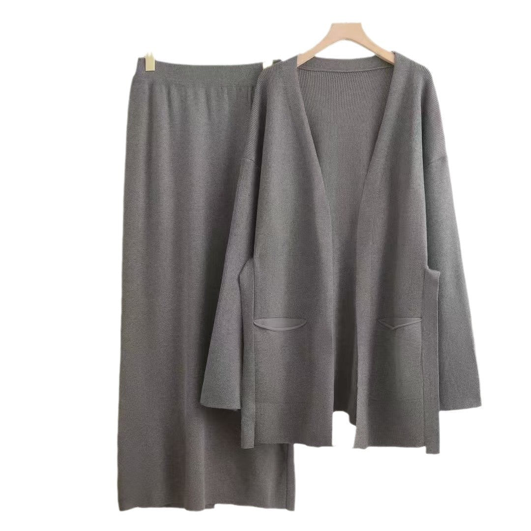 Women's Knit Set | Deep V-Neck & Practical Pockets