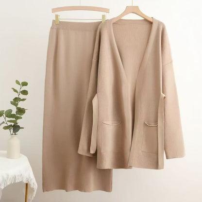 Women's Knit Set | Deep V-Neck & Practical Pockets