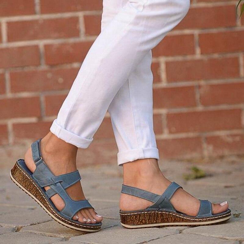 Stylish Women's Platform Sandals with Adjustable Strap for Summer Outings