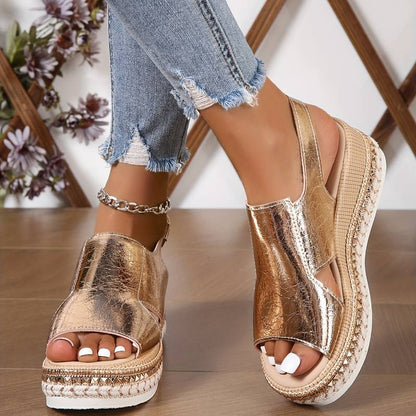 Chic Women’s Strap Sandals for Everyday Wear