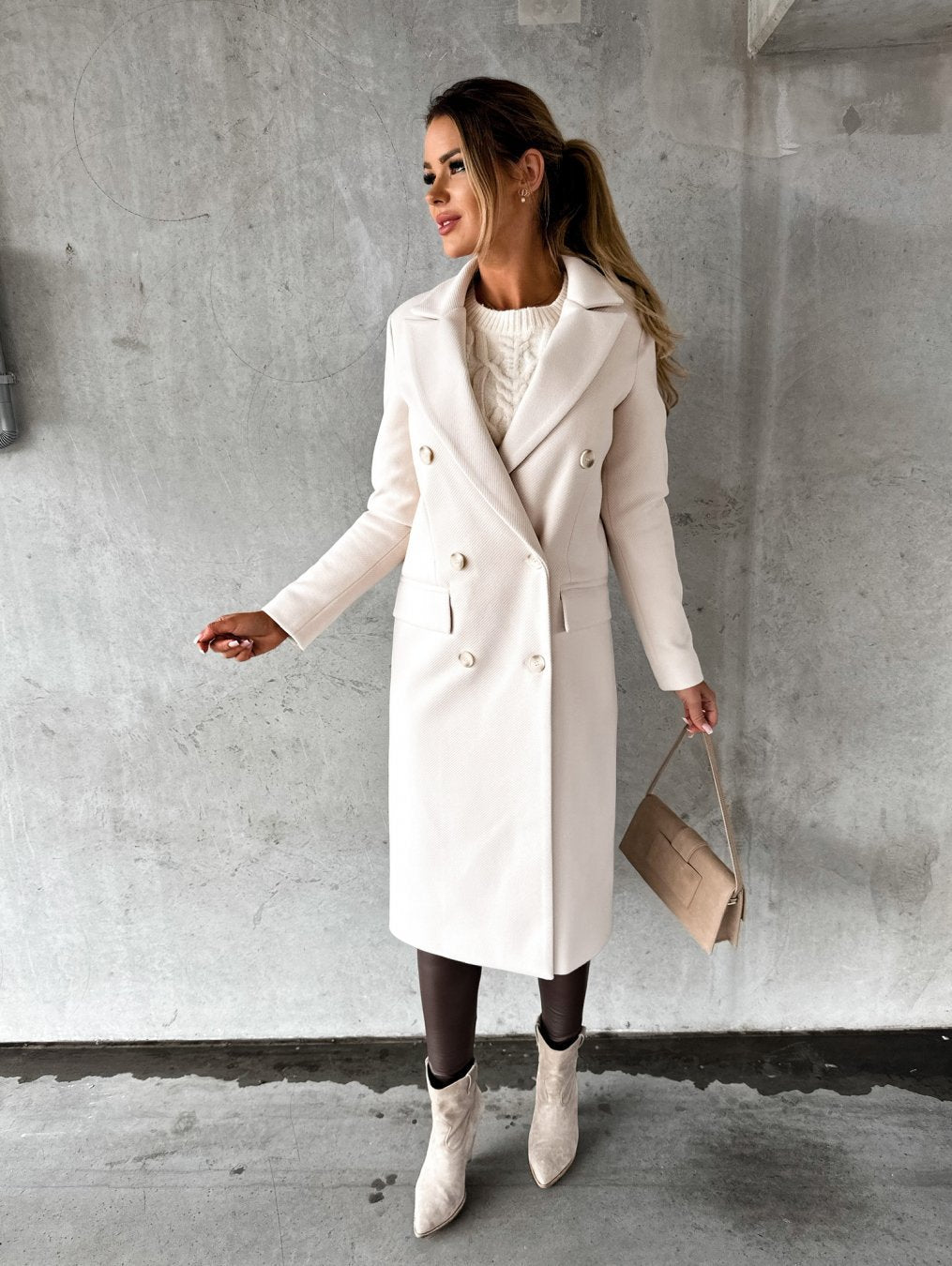 Women's Winter Coat | Fitted Silhouette & Warm Comfort 1
