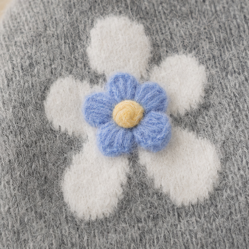 Women's Floral Appliqué Cardigan | Cropped & Warm 11