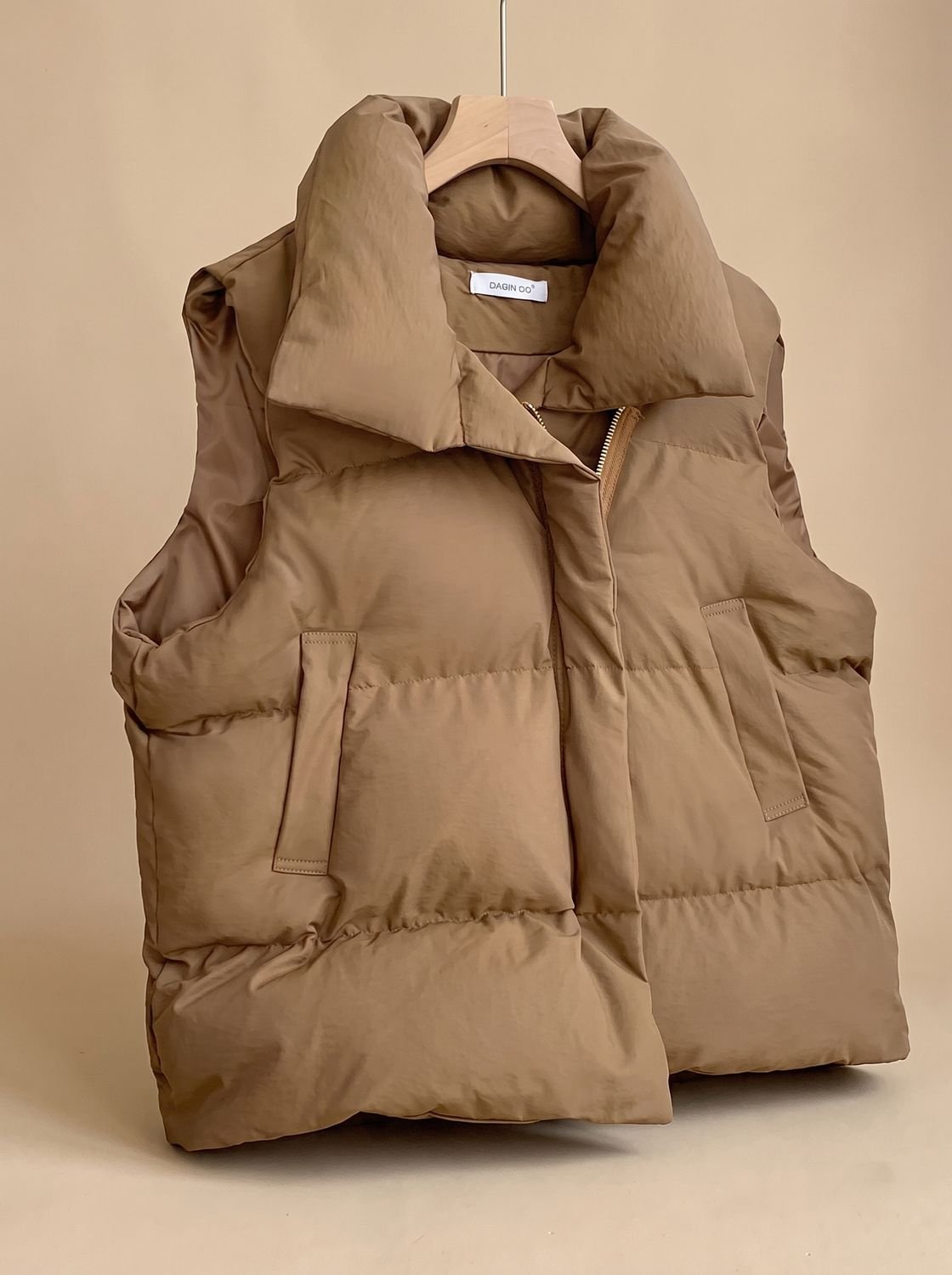 Women's Puffer Vest | Shawl Collar & Wind-Proof Warmth 1