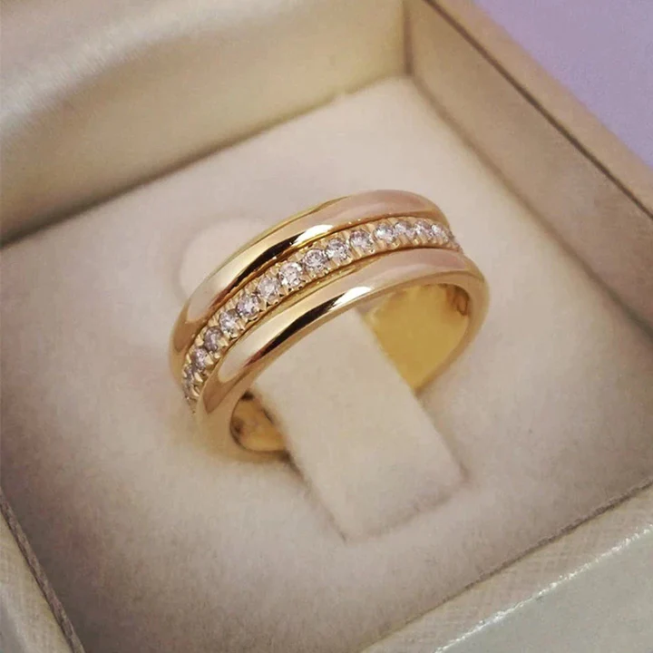 Chic Zirconia Inlaid Ring for Special Occasions