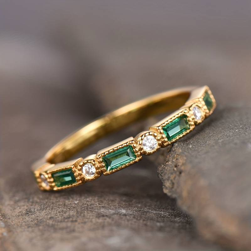 Emerald Inlaid Zirconia Gold Ring for Women