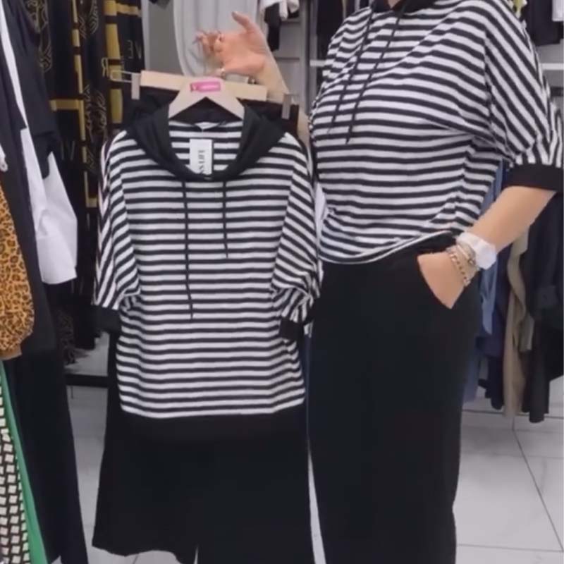Chic Modern Top and Pants Ensemble for Any Occasion