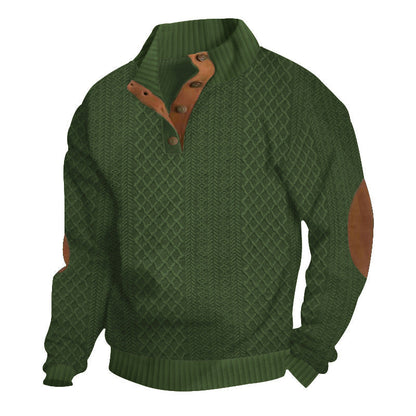 Pull-over vert en maille torsadée avec coudières marron et col boutonné. Mode automne-hiver, style élégant et confortable.